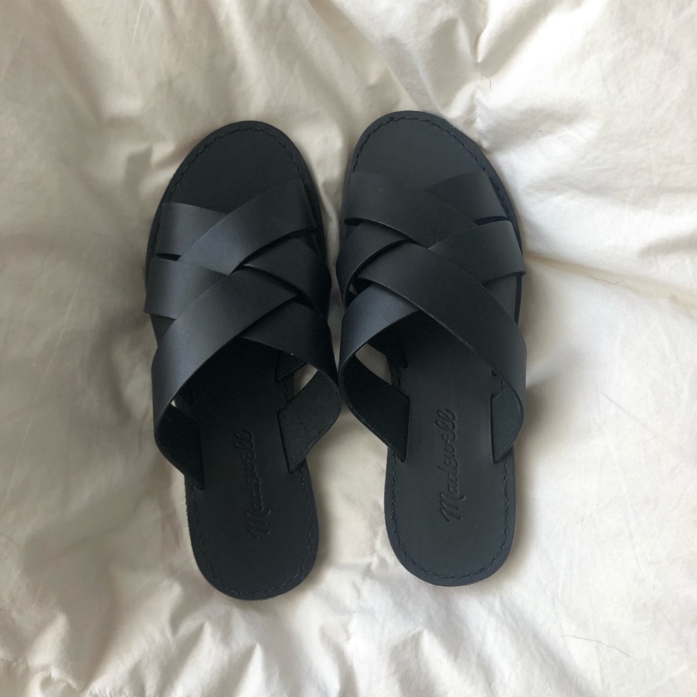 The perfect black sandal 🙌🏼
